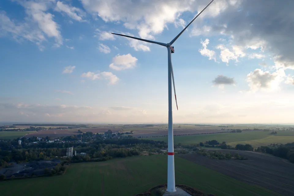 Das Windrad in Oberwiera. / © Christian Günther